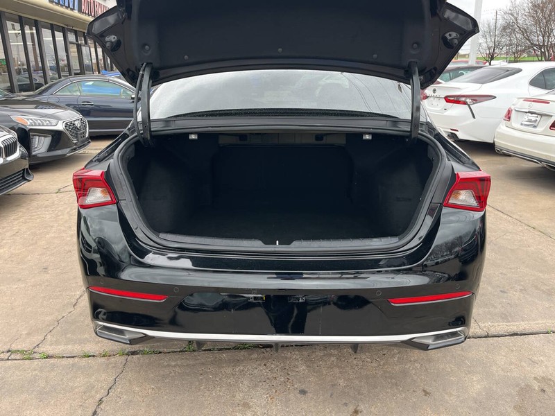 Kia K5 Vehicle Image 09