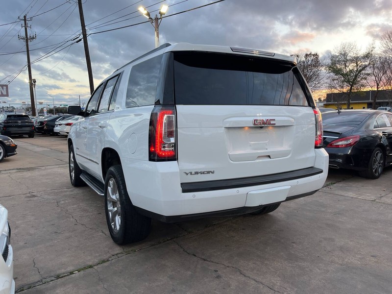 GMC Yukon Vehicle Image 02