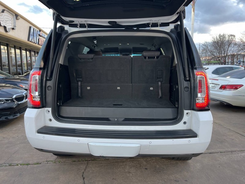 GMC Yukon Vehicle Image 09