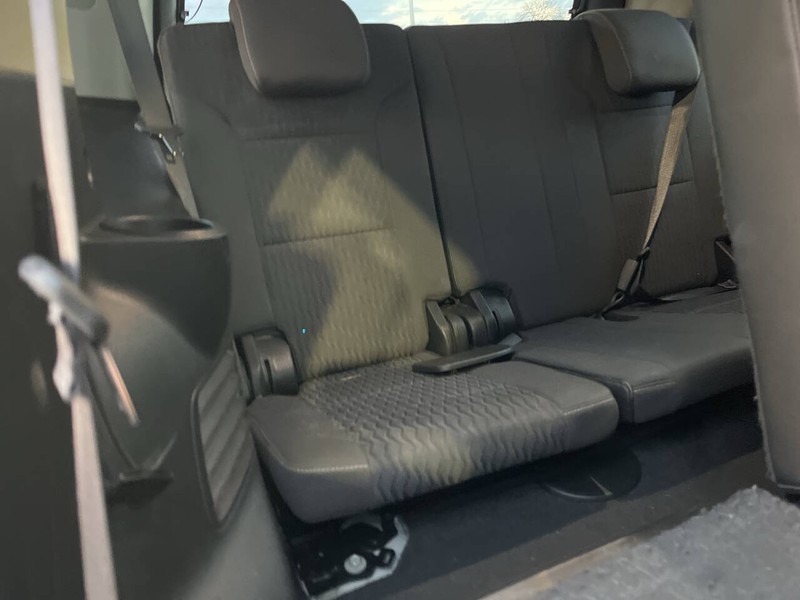 GMC Yukon Vehicle Image 11