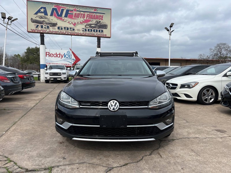 Volkswagen Golf Alltrack Vehicle Image 02