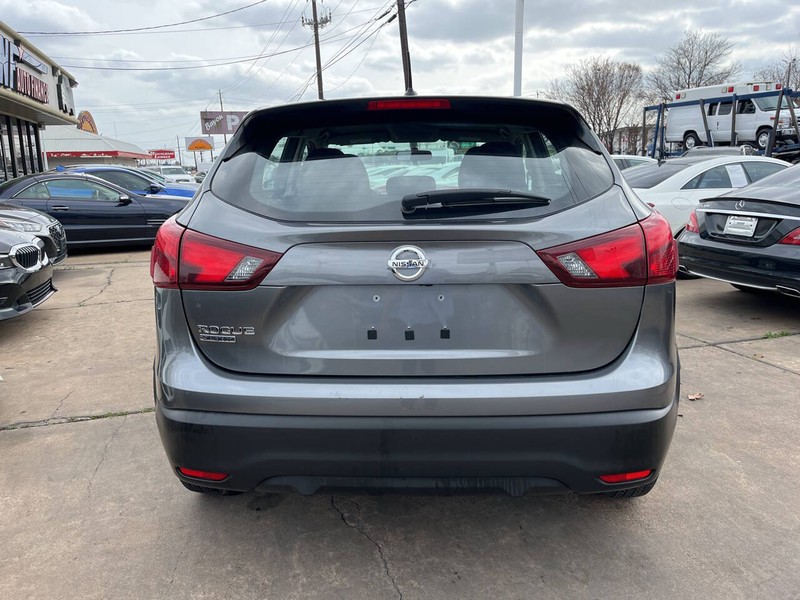 Nissan Rogue Sport Vehicle Image 04