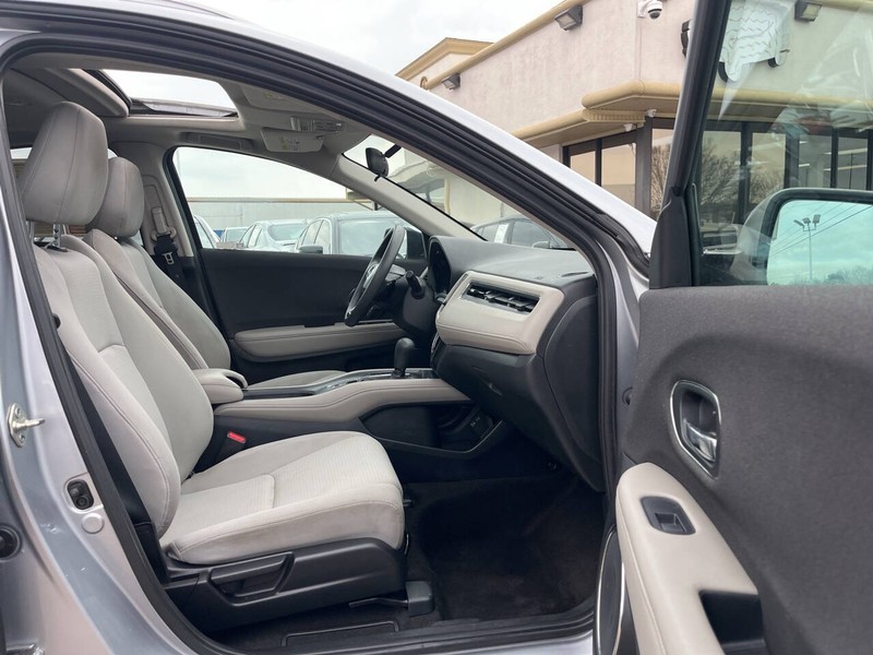 Honda HR-V Vehicle Image 11