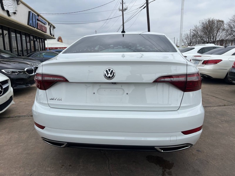 Volkswagen Jetta Vehicle Image 04