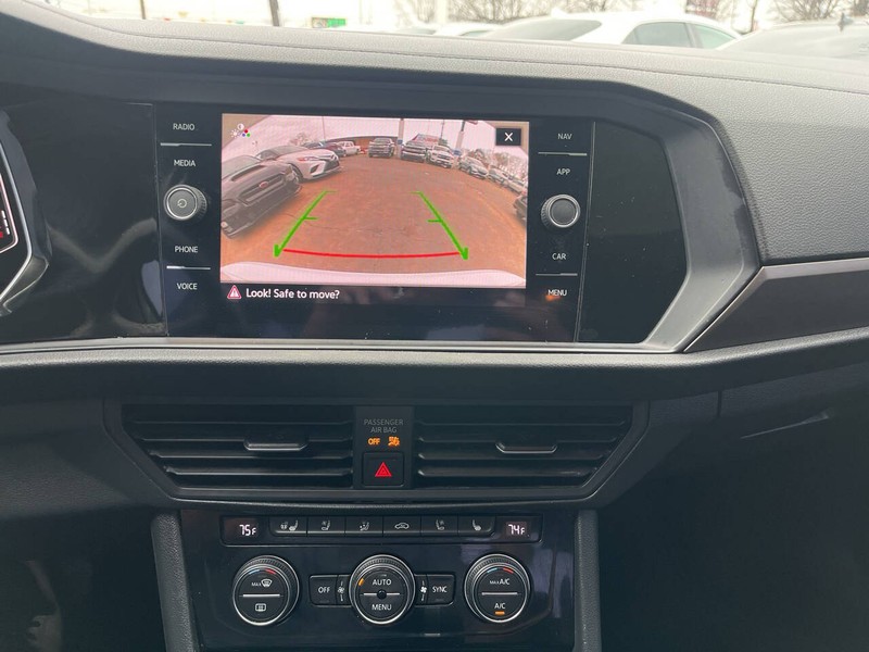 Volkswagen Jetta Vehicle Image 11