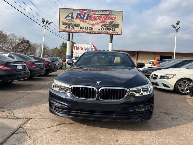 BMW 5 Series Vehicle Image 02