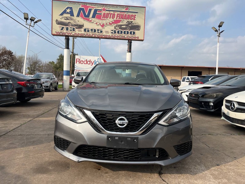 Nissan Sentra Vehicle Image 02