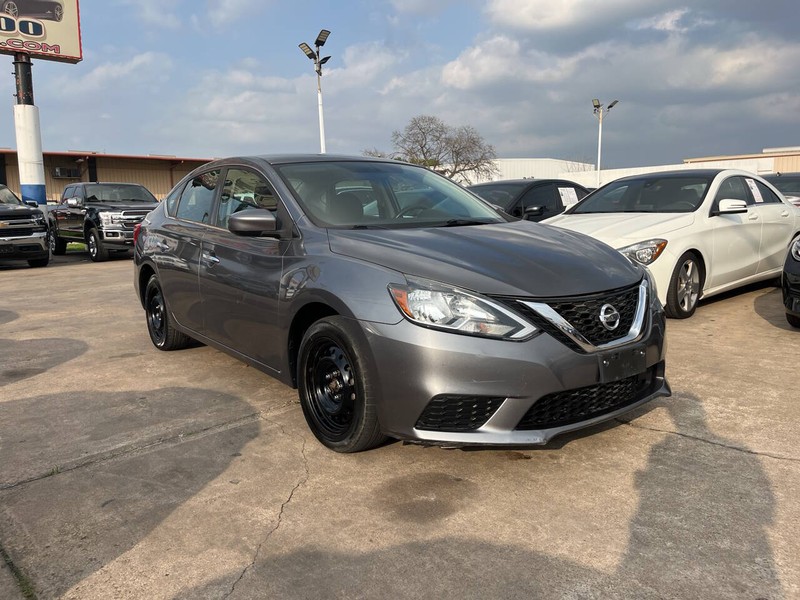 Nissan Sentra Vehicle Image 06