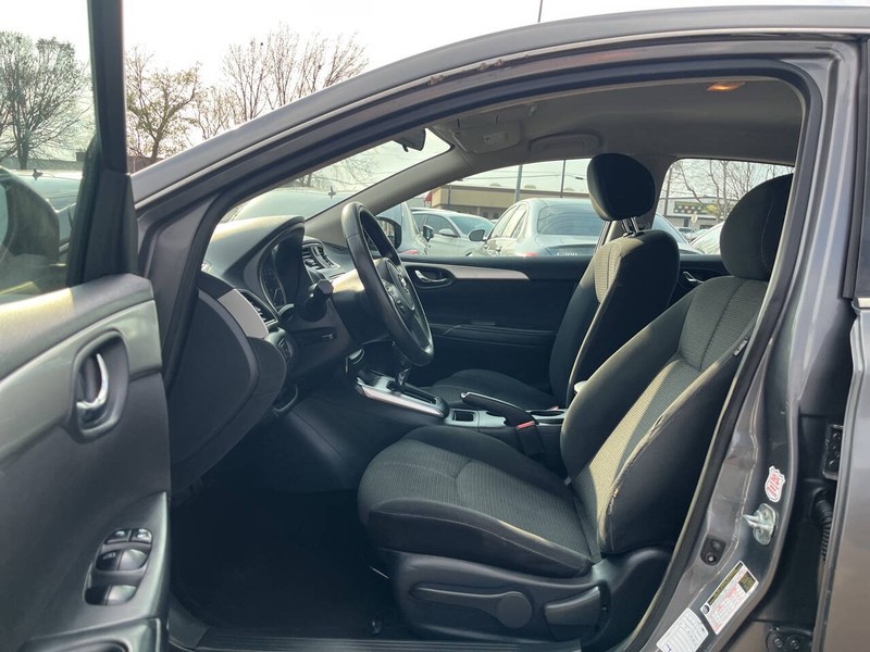 Nissan Sentra Vehicle Image 07