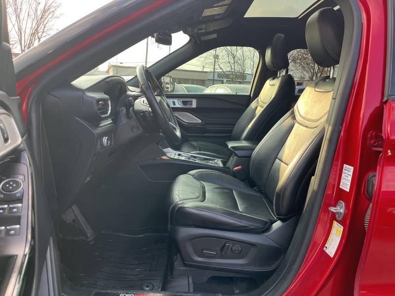 Ford Explorer Vehicle Image 03