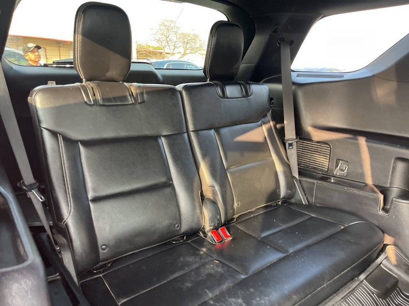 Ford Explorer Vehicle Image 09