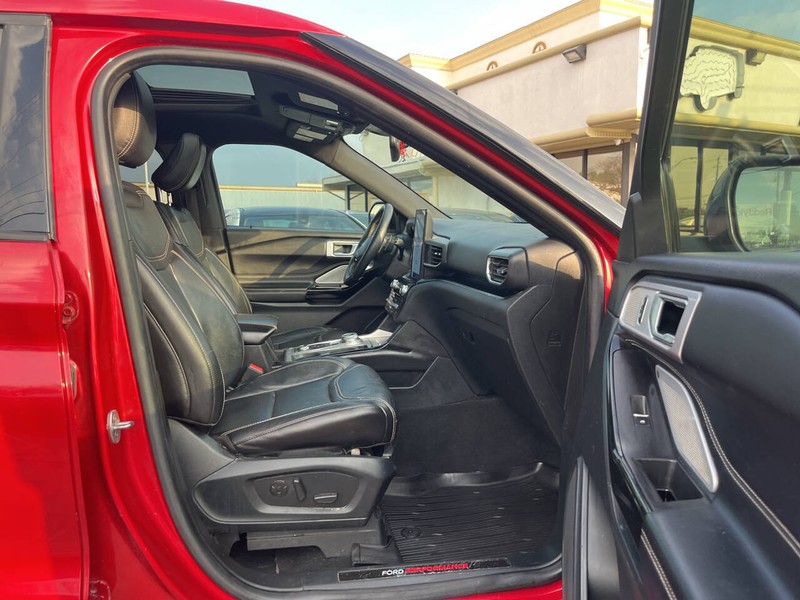 Ford Explorer Vehicle Image 10