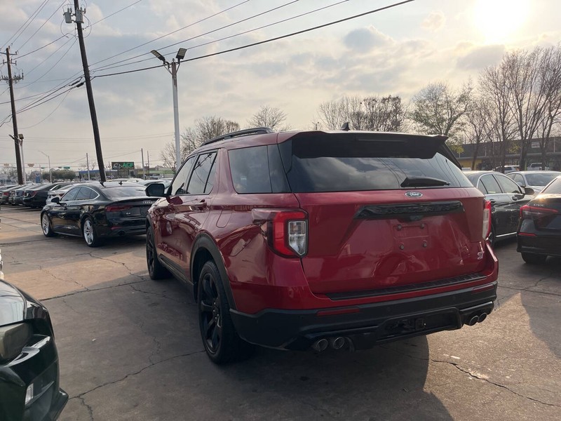 Ford Explorer Vehicle Image 14