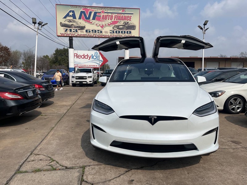 Tesla Model X Vehicle Image 04