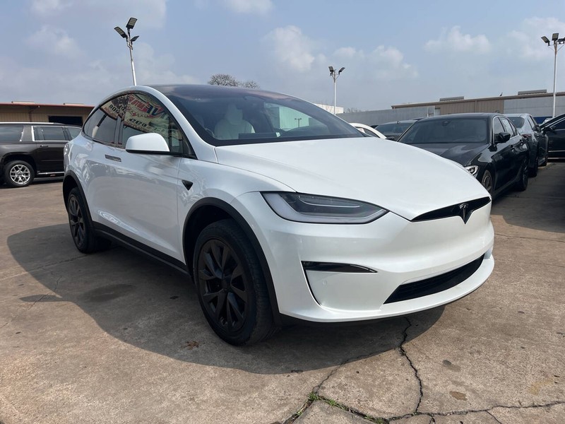 Tesla Model X Vehicle Image 08