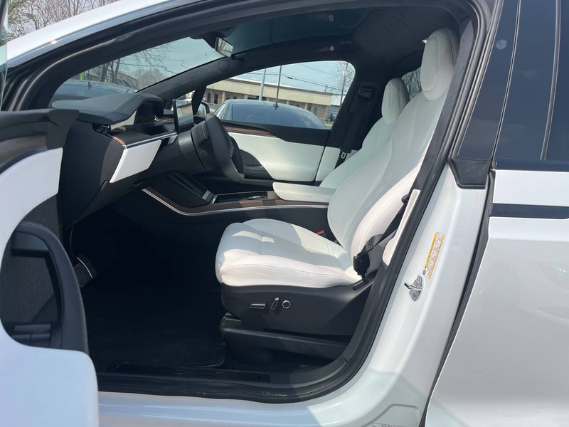 Tesla Model X Vehicle Image 09
