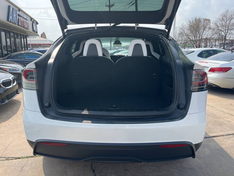Tesla Model X Vehicle Image 13