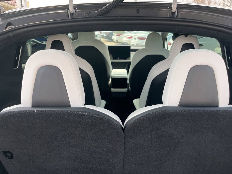 Tesla Model X Vehicle Image 14