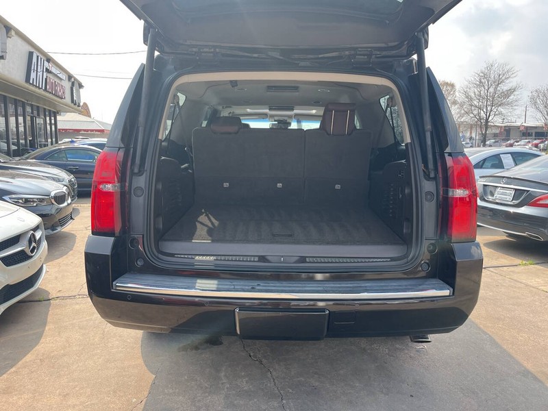 Chevrolet Suburban Vehicle Image 10