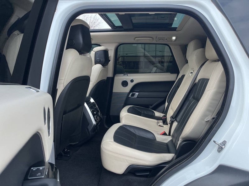 Land Rover Range Rover Sport Vehicle Image 08