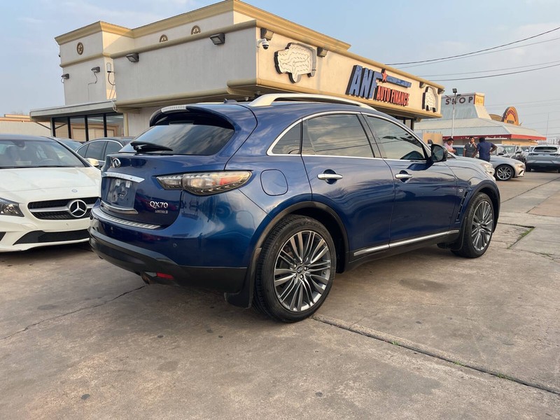 INFINITI QX70 Vehicle Image 04