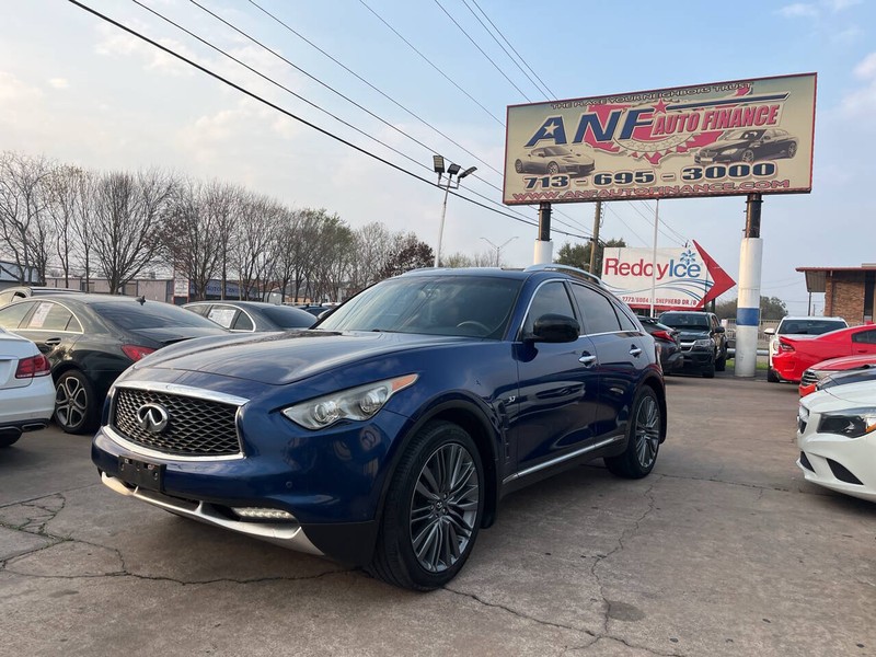 INFINITI QX70 Vehicle Image 11