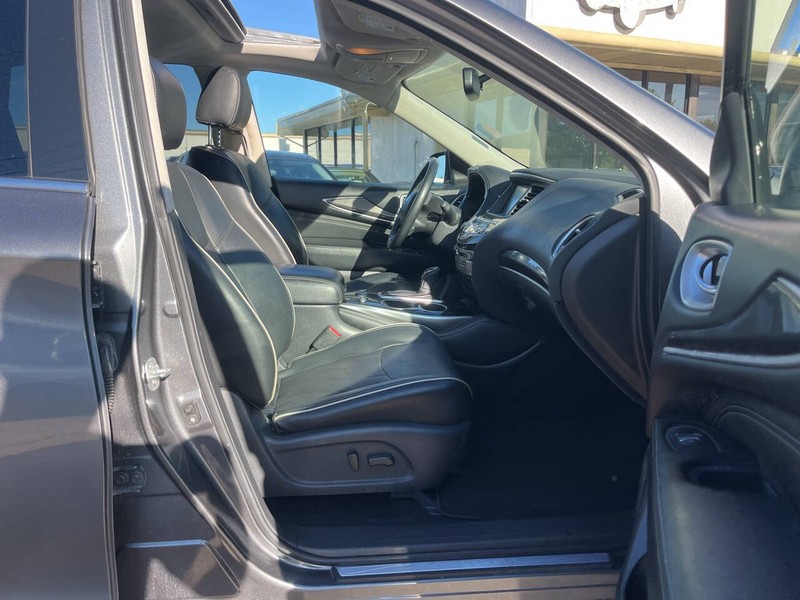 INFINITI QX60 Vehicle Image 11