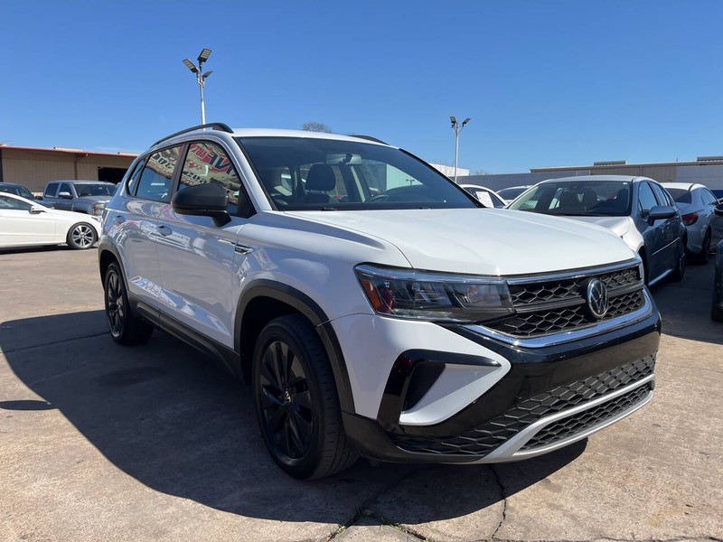 Volkswagen Taos Vehicle Image 06