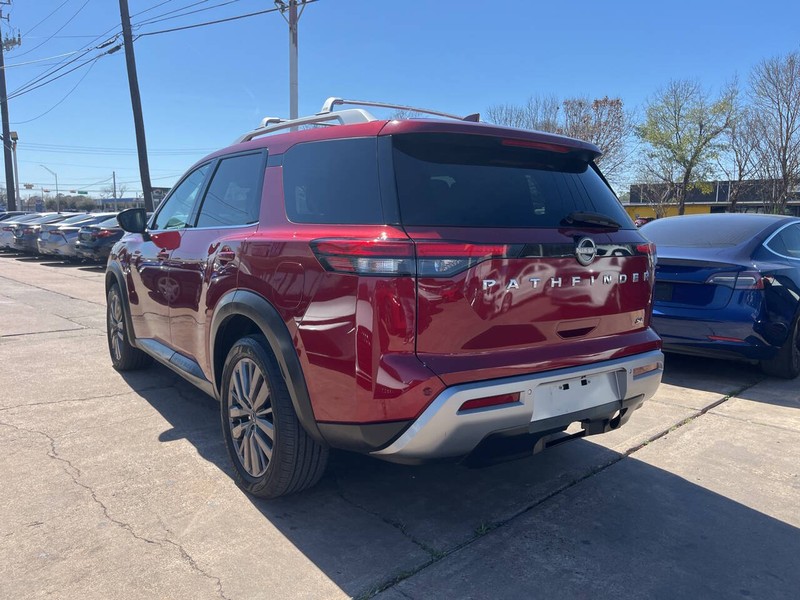 Nissan Pathfinder Vehicle Image 03