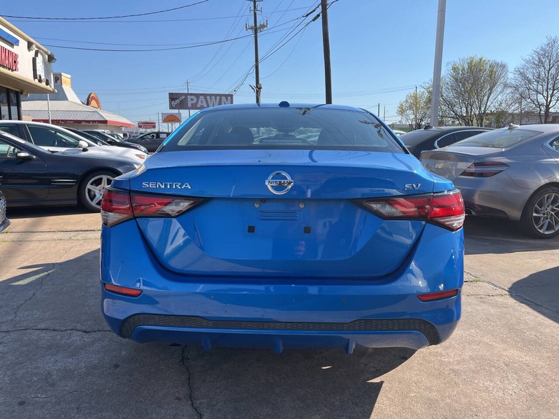 Nissan Sentra Vehicle Image 04