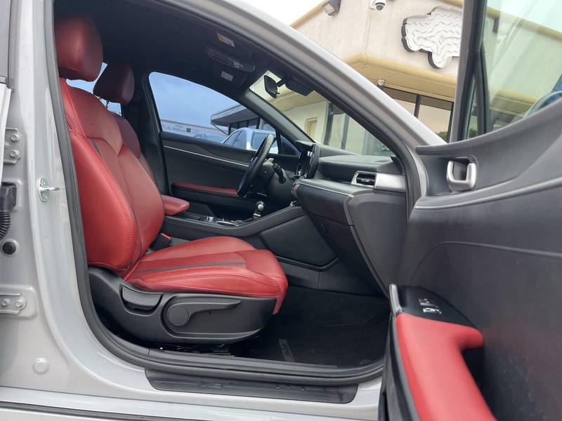 Kia K5 Vehicle Image 11