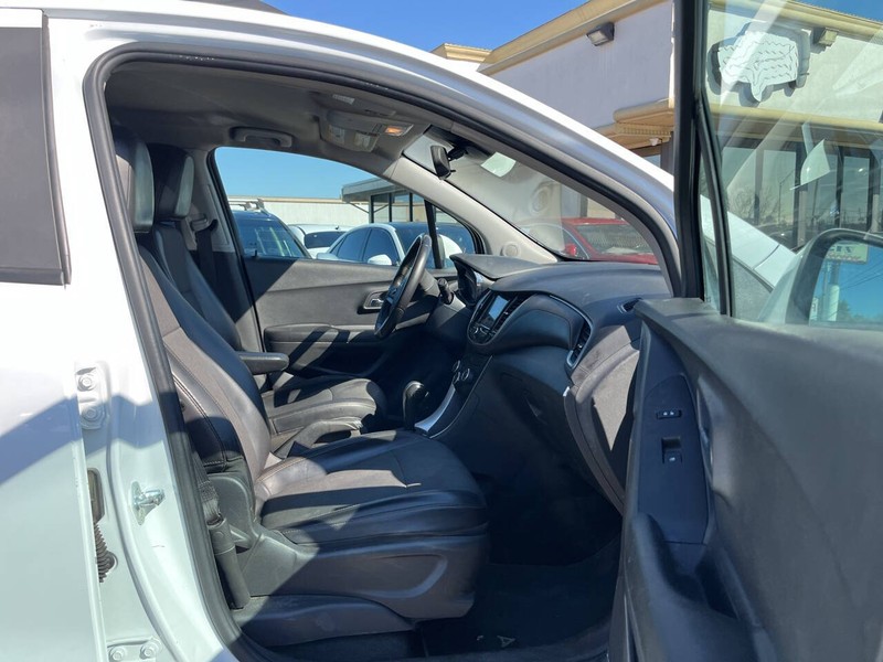 Chevrolet Trax Vehicle Image 11