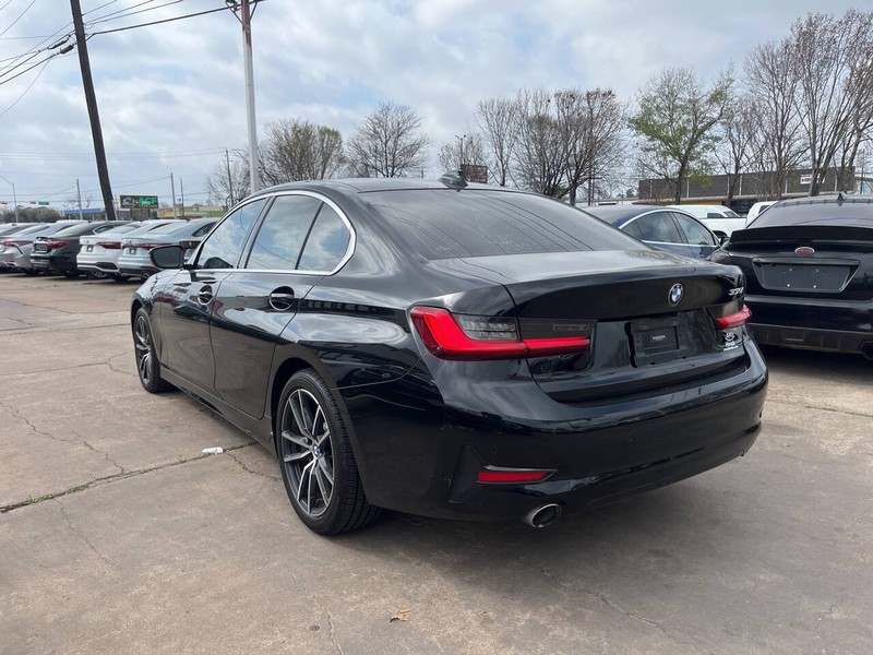 BMW 3 Series Vehicle Image 03