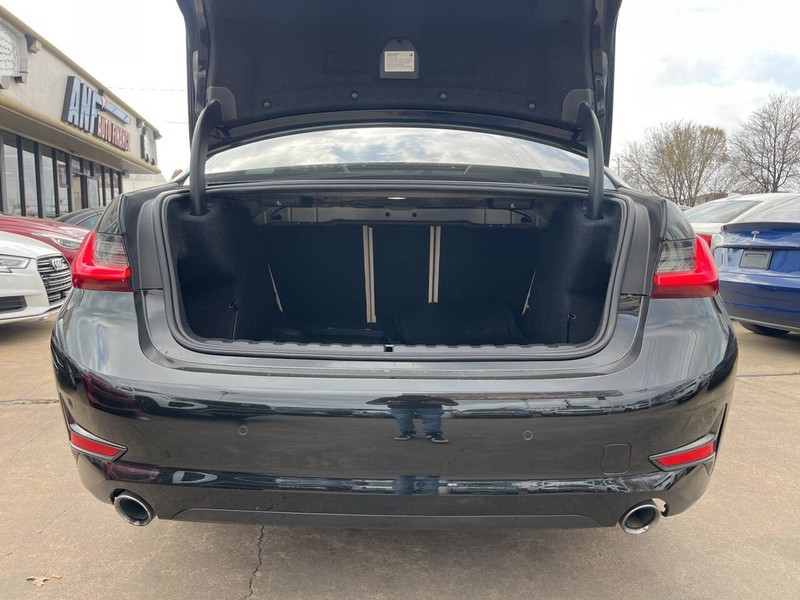 BMW 3 Series Vehicle Image 09