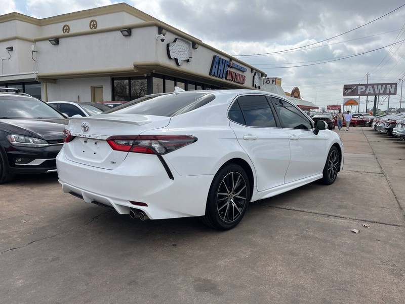 Toyota Camry Vehicle Image 05