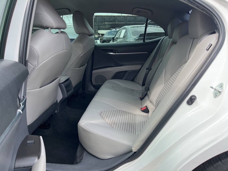 Toyota Camry Vehicle Image 08