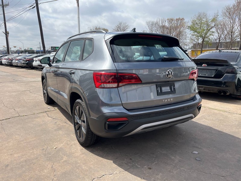 Volkswagen Taos Vehicle Image 03