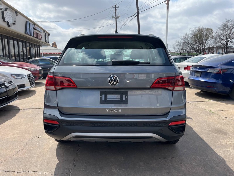 Volkswagen Taos Vehicle Image 04