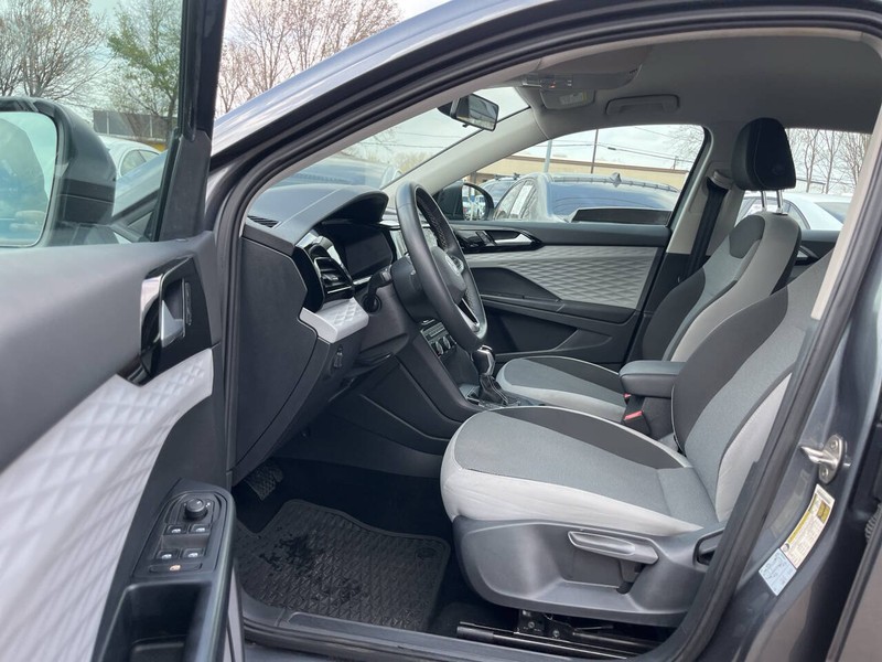 Volkswagen Taos Vehicle Image 07