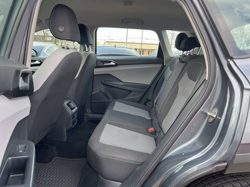 Volkswagen Taos Vehicle Image 08