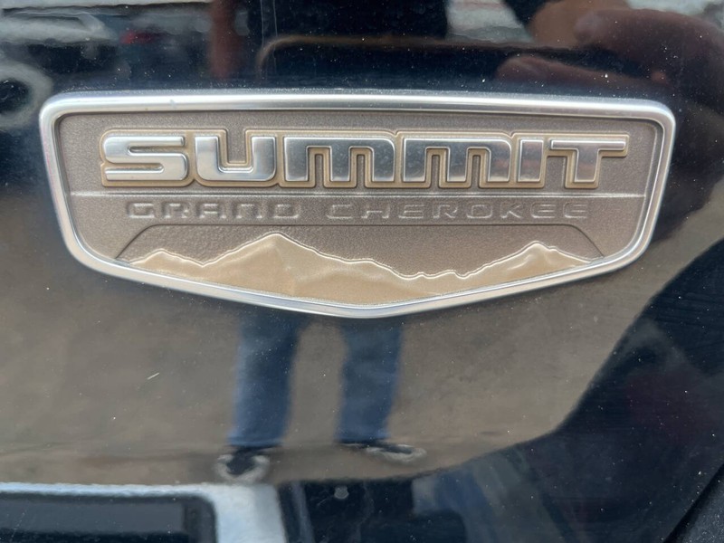 Jeep Grand Cherokee Vehicle Image 07