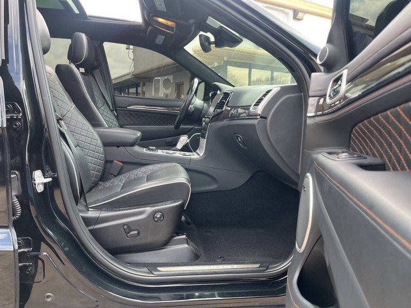 Jeep Grand Cherokee Vehicle Image 09