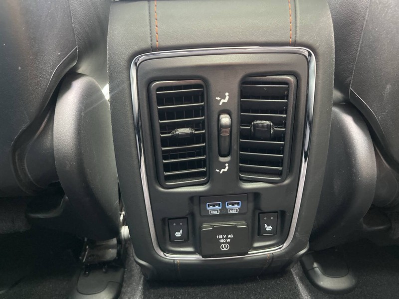 Jeep Grand Cherokee Vehicle Image 11