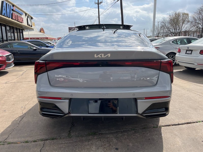 Kia K5 Vehicle Image 04