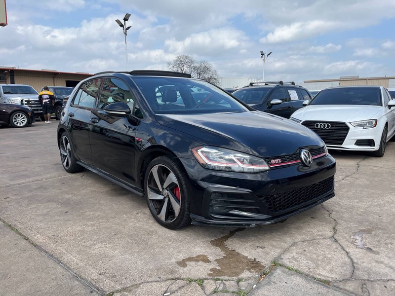 Volkswagen Golf GTI Vehicle Image 06