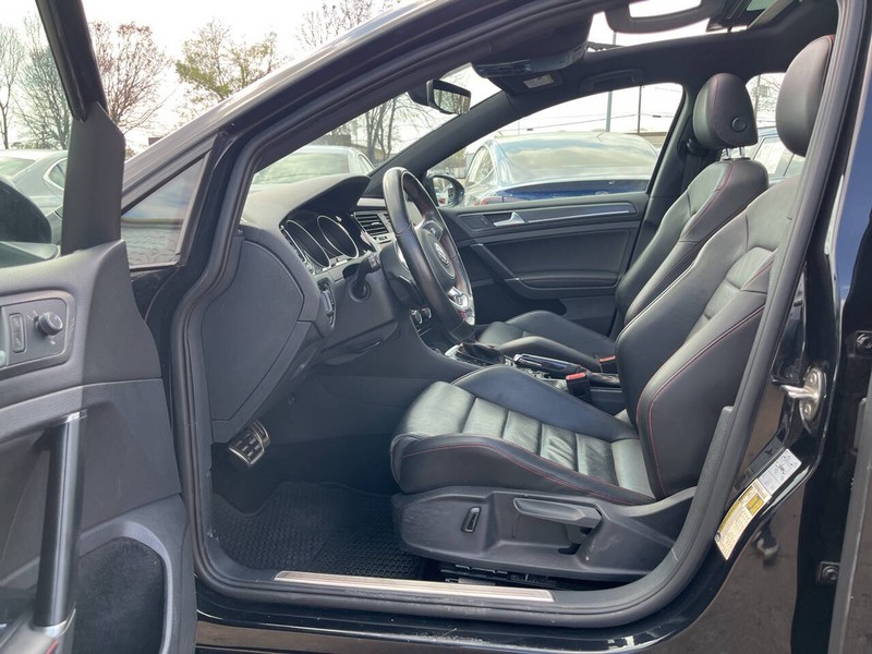 Volkswagen Golf GTI Vehicle Image 07