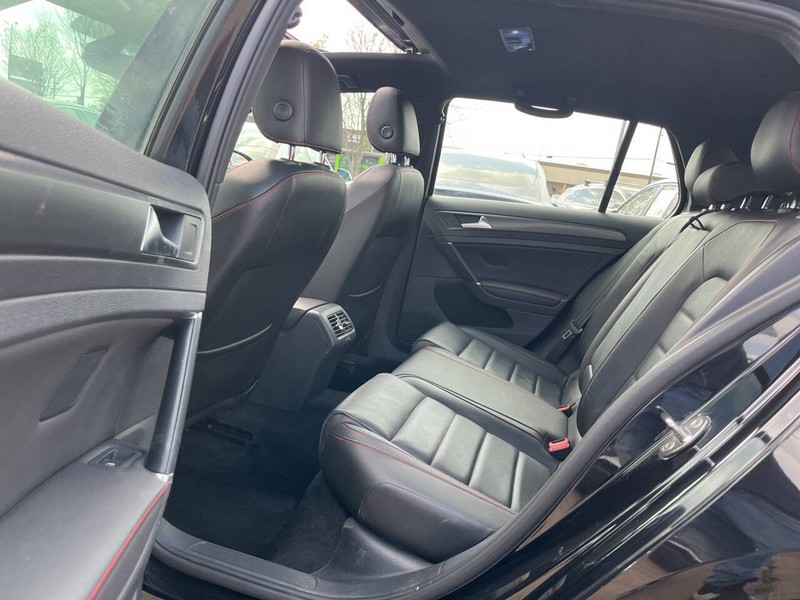 Volkswagen Golf GTI Vehicle Image 08