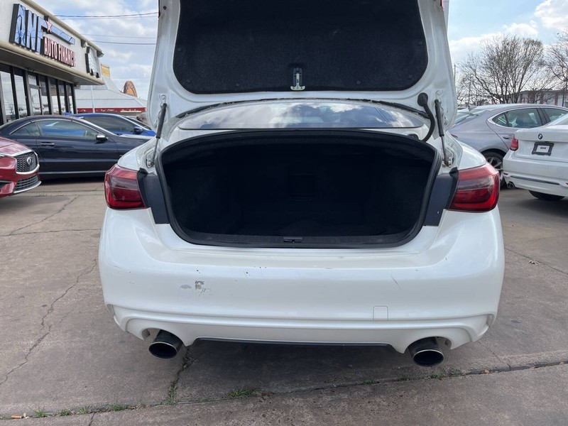 INFINITI Q50 Vehicle Image 09