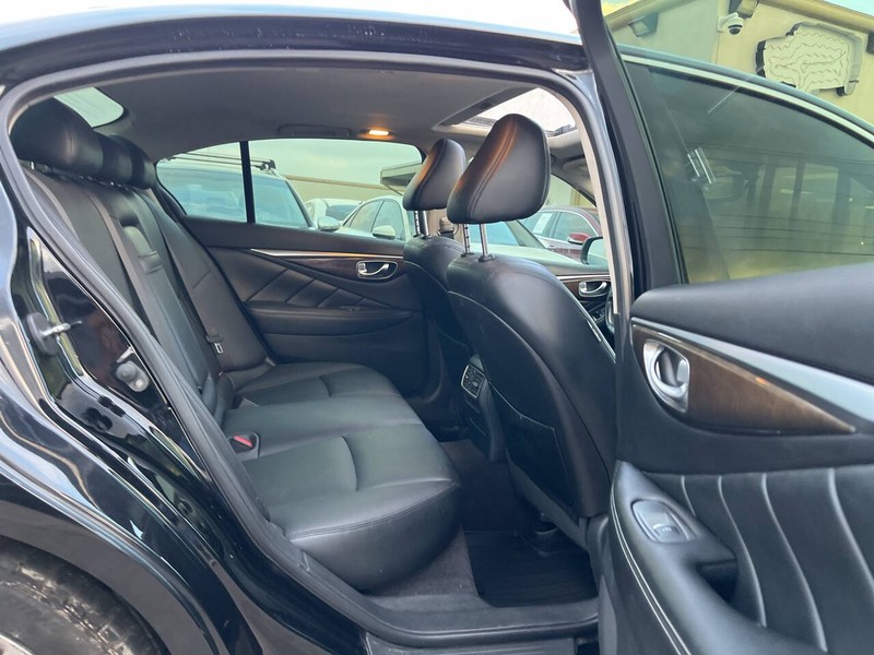 INFINITI Q50 Vehicle Image 05