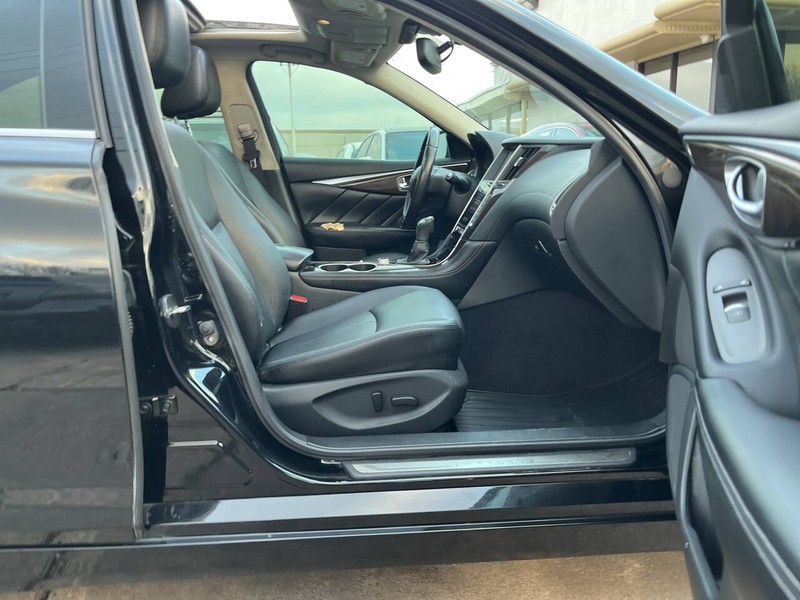 INFINITI Q50 Vehicle Image 06